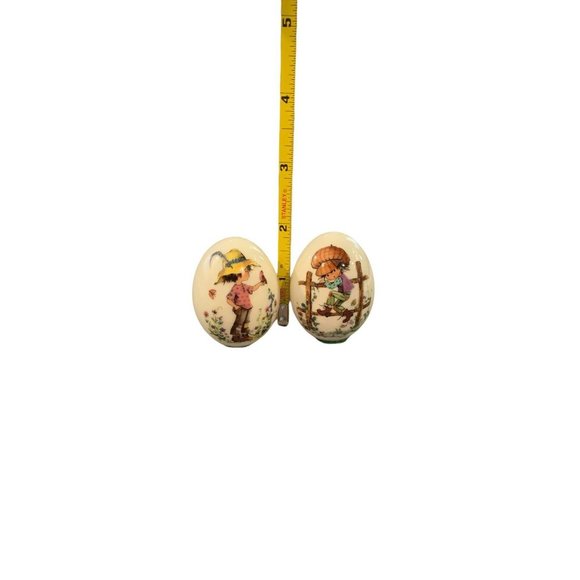 Two Vintage Womack's Collectibles Oval Egg With Hippy Boy And Girl In The Field - Picture 3 of 3